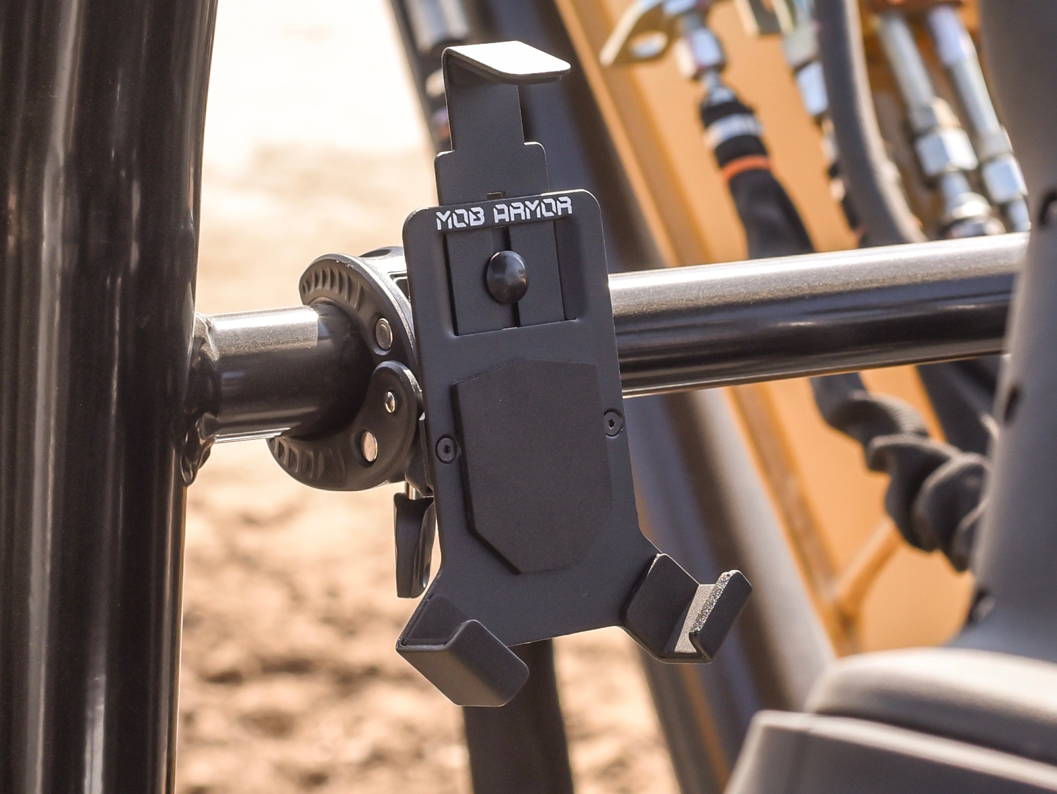 The Ultimate Grab Anything, Mount Anywhere Claw – Grabbing Off-Road enthusiasts and smartphones like nothing before it.
