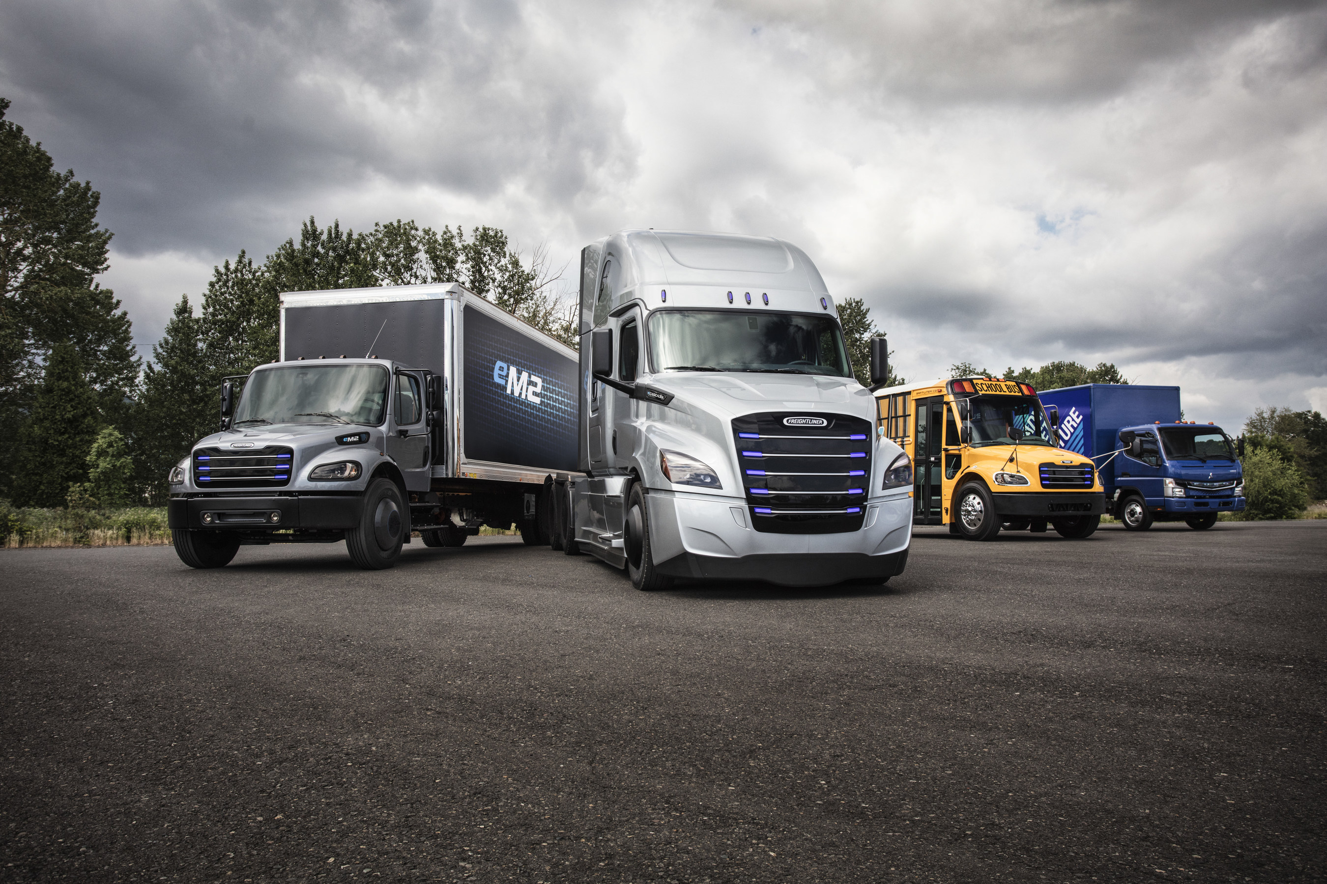 Daimler Trucks North America Unveils Two Freightliner Electric Vehicle