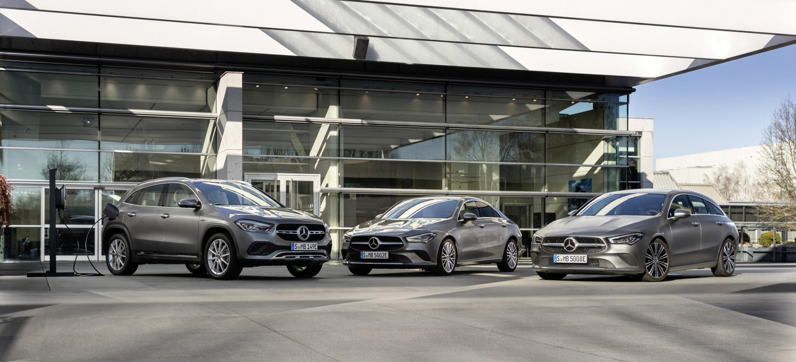 THREE NEW PLUG-IN HYBRID MODELS COMPLETE THE MERCEDES-BENZ COMPACT-CAR FAMILY