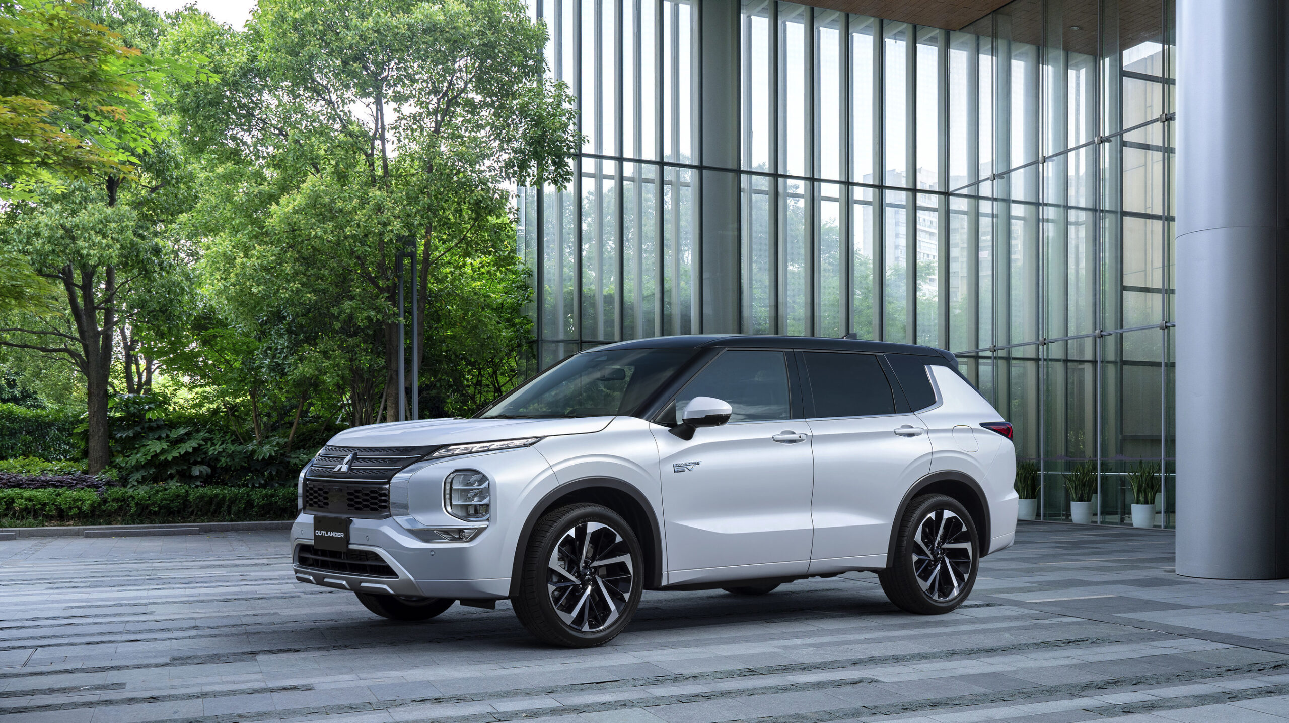 Mitsubishi Motors Launches the All-New Outlander PHEV – PHEV Model of Flagship SUV Combines Leading Electrification and All-Wheel Control Technologies
