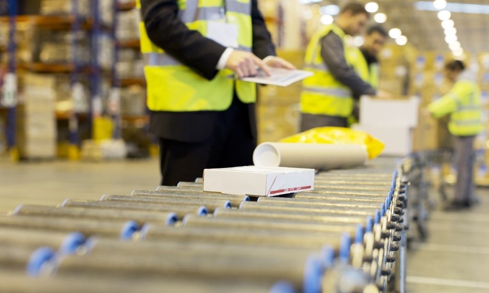 Factors for Choosing a Conveyor Belt for Your Warehouse