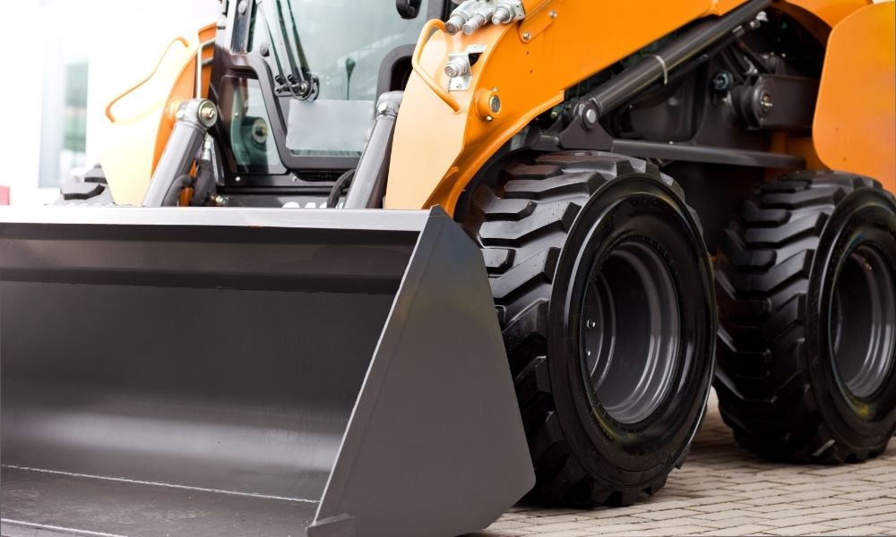 Telltale Signs You Should Replace Your Skid Steer Tracks