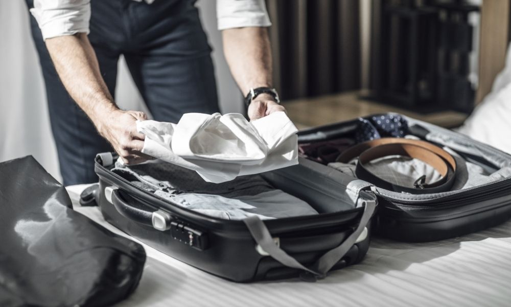 5 Essentials To Pack With You for a Road Trip