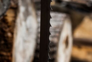 Top Ways People Can Use a Portable Band Saw