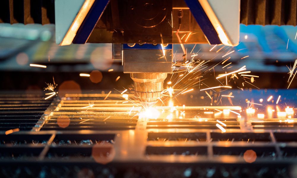 Reasons To Utilize Laser Cutting in Metal Fabrication