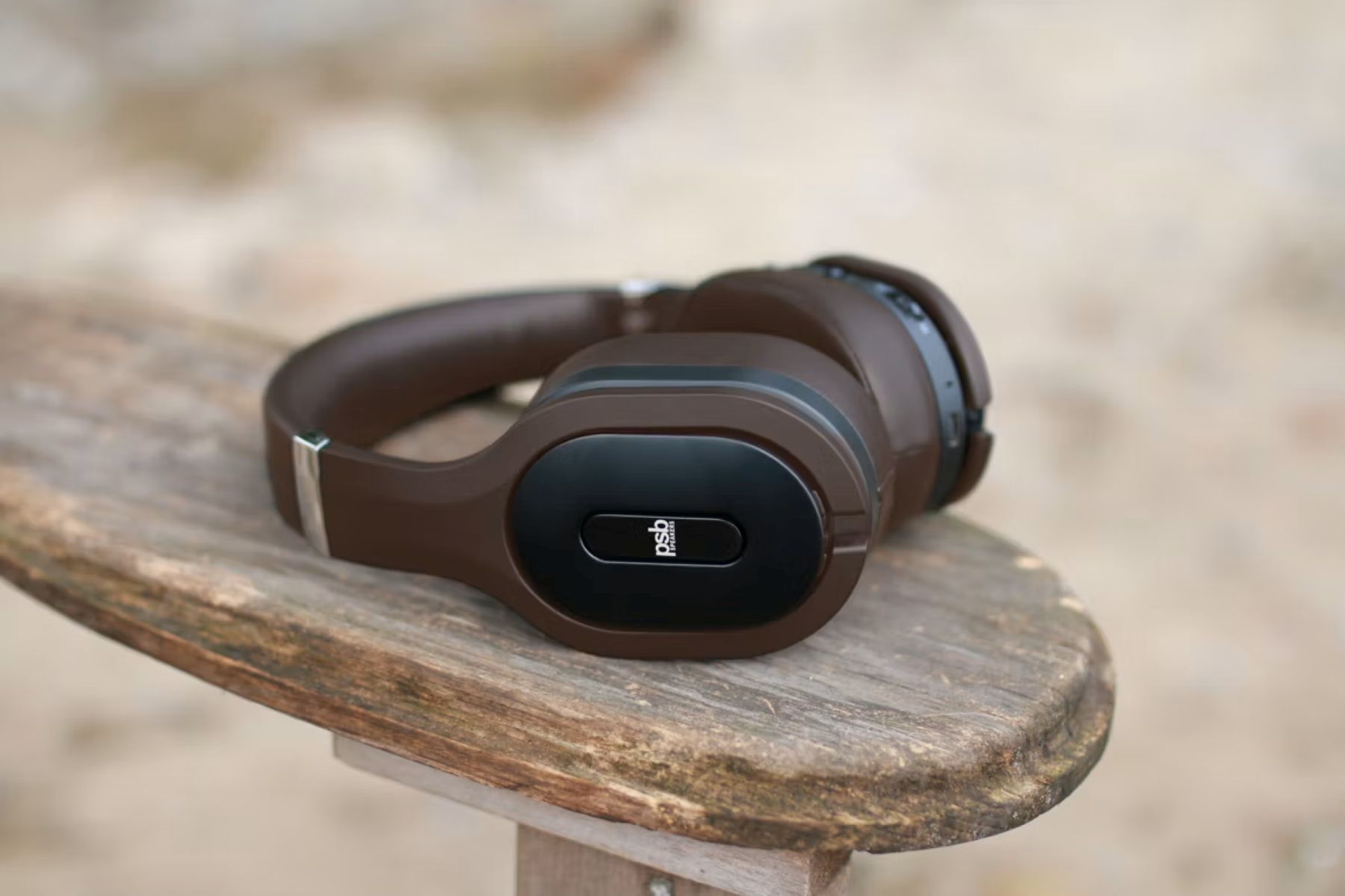 M4U 8 MKII Headphones in Espresso Brown are Now Shipping