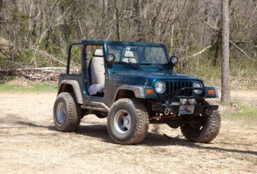 Adventure Seekers: Jeep Wrangler vs. Subaru Outback