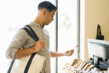 Tips for Choosing the Right Toothbrush and Toothpaste