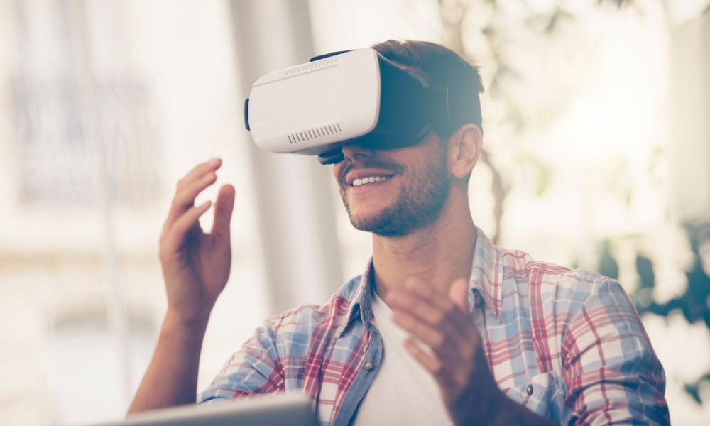 What’s the Difference Between Virtual and Augmented Reality?